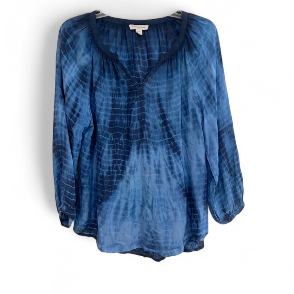 BEACHLUNCHLOUGE SONYA BLUE TIE DYE V NECK LONG SLEEVE LIGHTWEIGHT TOP SIZE LARGE